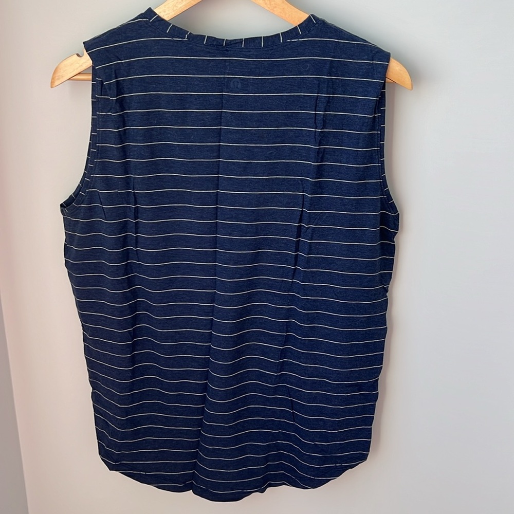 Lululemon Muscle Tank - Picture 2 of 4
